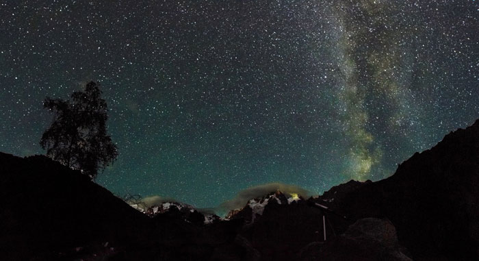 Ущелье Адыр-Су. Звездное небо над горой Уллу-Тау