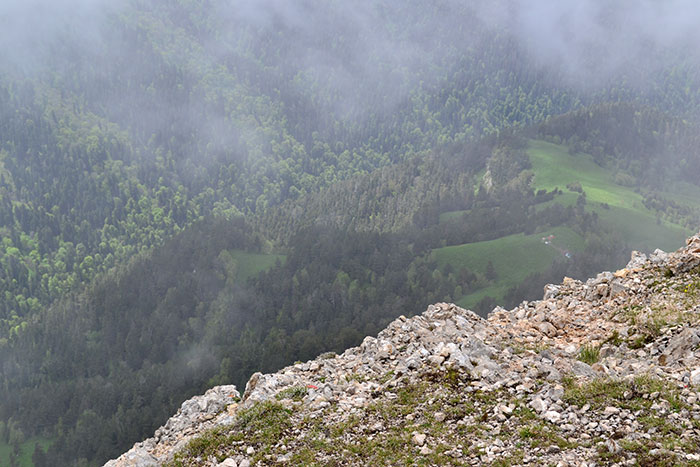 Вид с горы Большой Тхач на балаган Ветреный