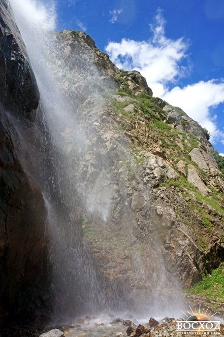 Безенги. Водопад Жигинджи. Водяная пыль