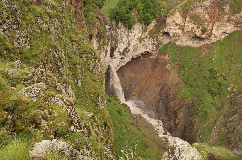 Джилы-Су джипинг на водопад Кызыл-Су