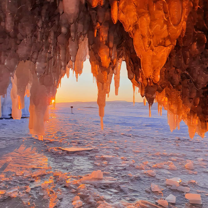 Байкал пещера закат солнца сосульки