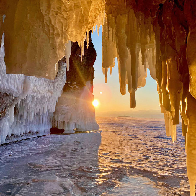 Байкал ледяная пещера закат