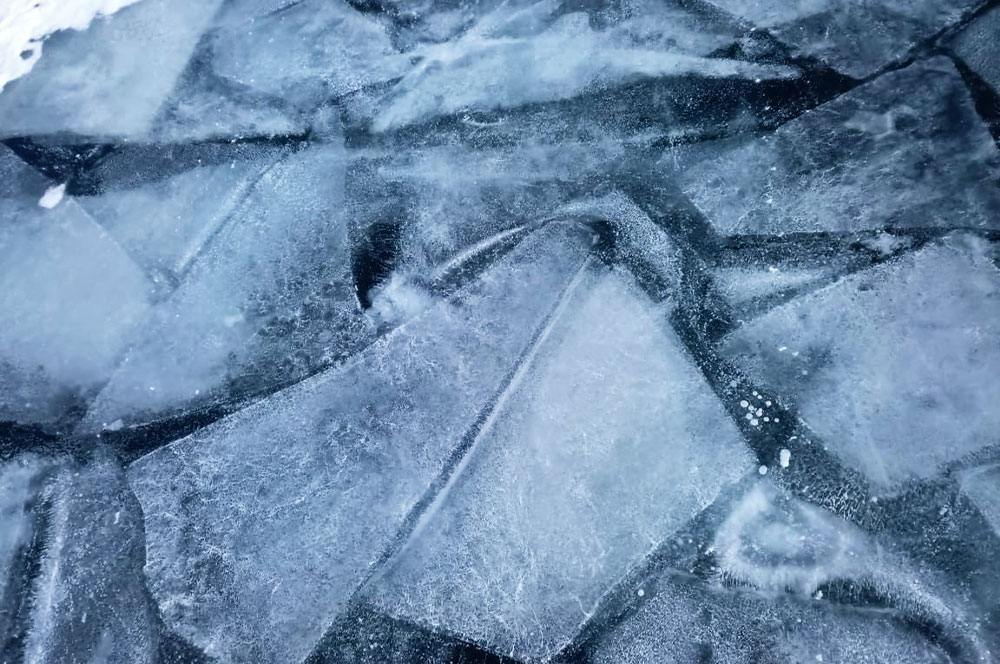 Байкал зима лед фография пласт