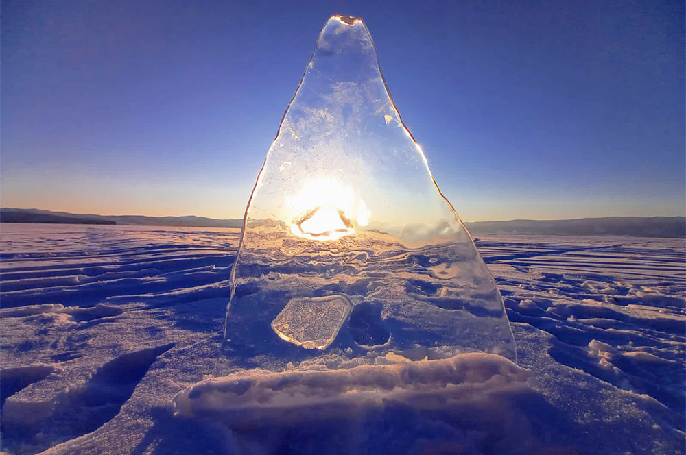 Байкал треугольная льдина