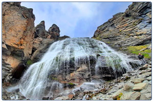 Водопад в Приэльбрусье снимок