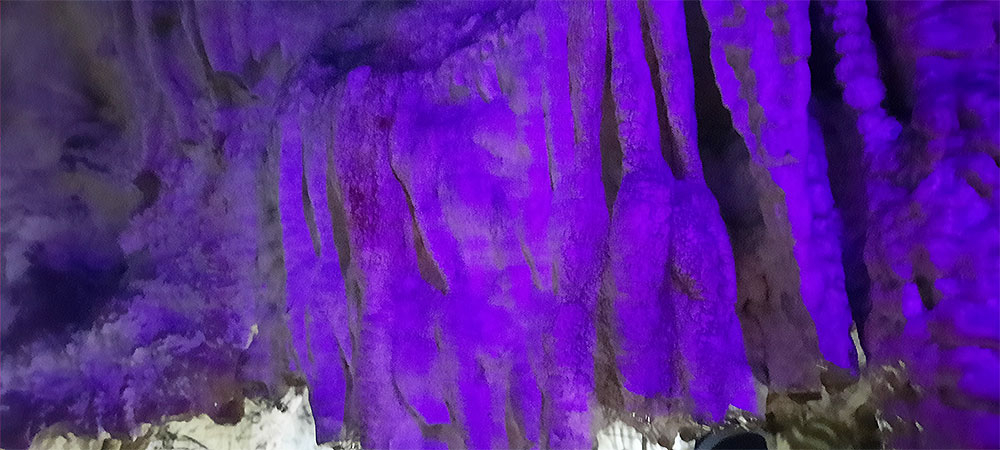Адыгея Азишская пещера сталактит подсветка