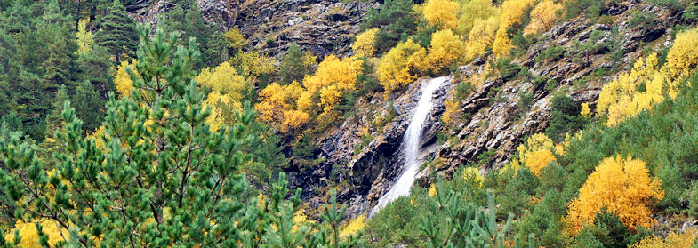 Водопад Байради снимок