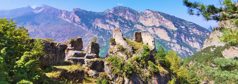 Горный хребет Осетия крепость