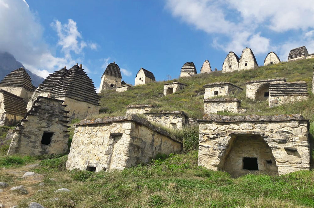 Северная Осетия возраст Даргавса - 700 лет