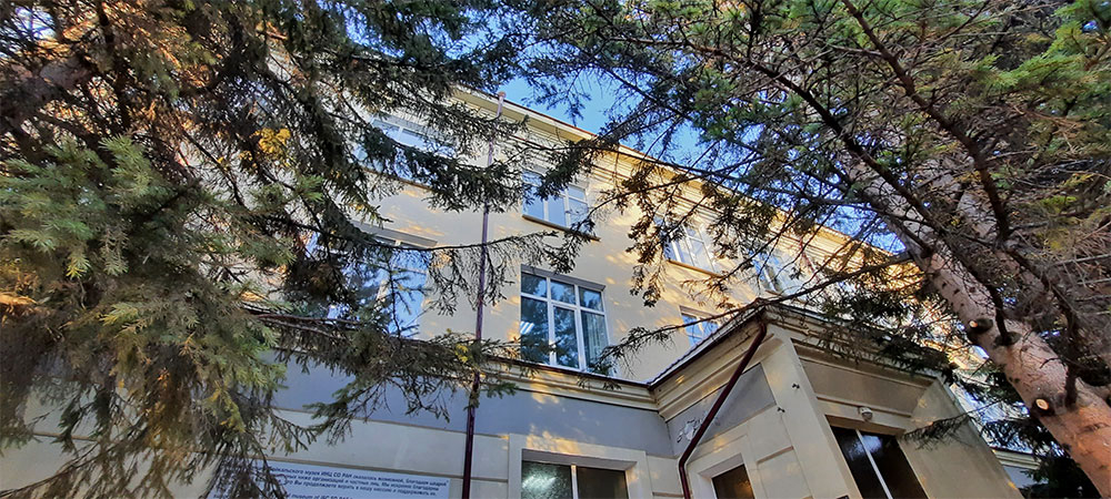 Листвянка здание музей Байкала