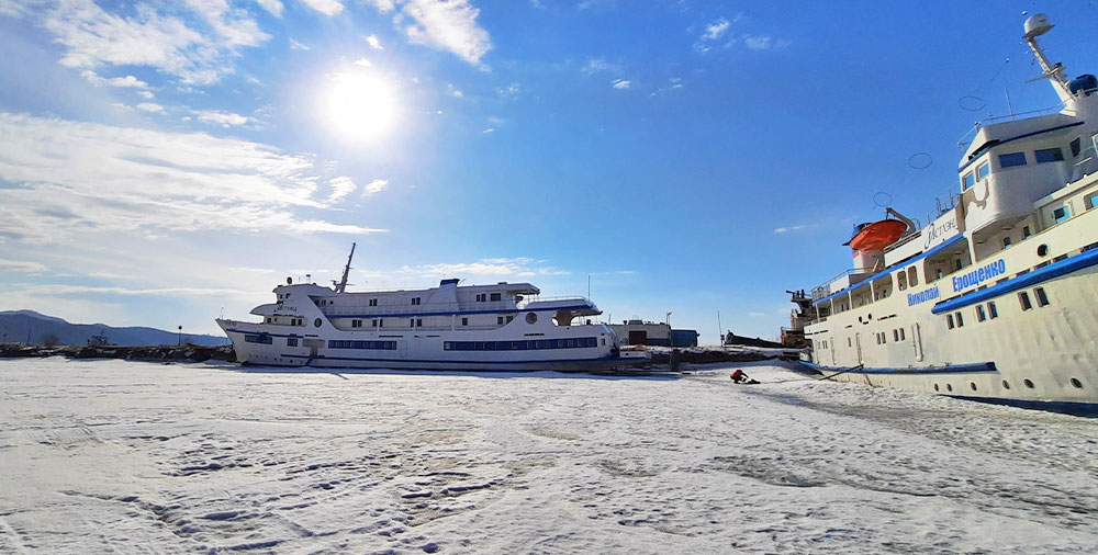 Байкал корабли зима фото Листвянка