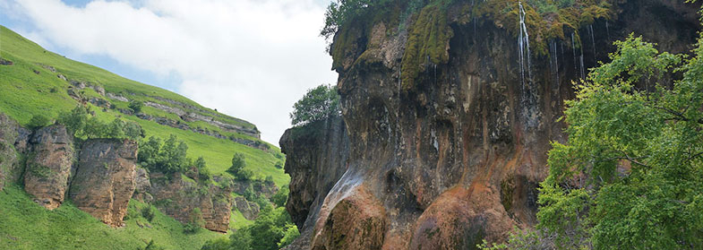 Водопады в горах Кавказа