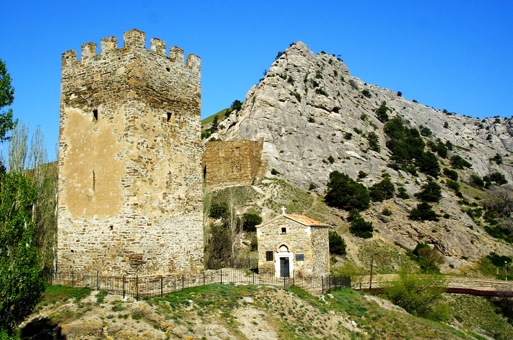 Судак Генуэзская крепость гора Крепостная фото