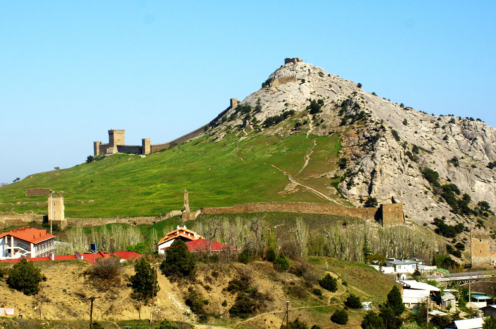 Генуэзская крепость Девичья башня Черное море