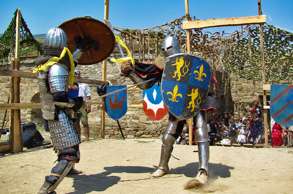 Генуэзская крепость Рыцарский турнир Генуэзский шлем