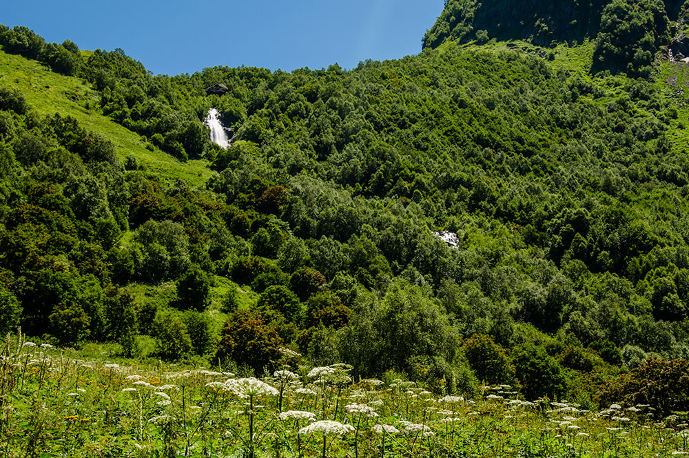 Домбай каскады водопад Чучхур горы
