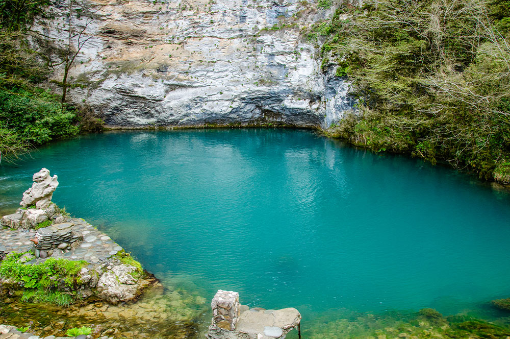Голубое озеро Абхазия купание