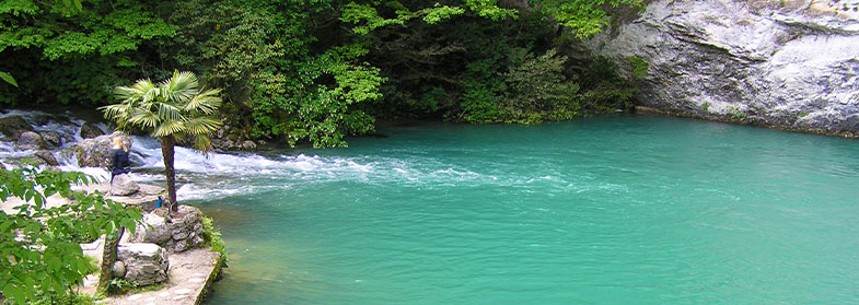 Голубое озеро Абхазии