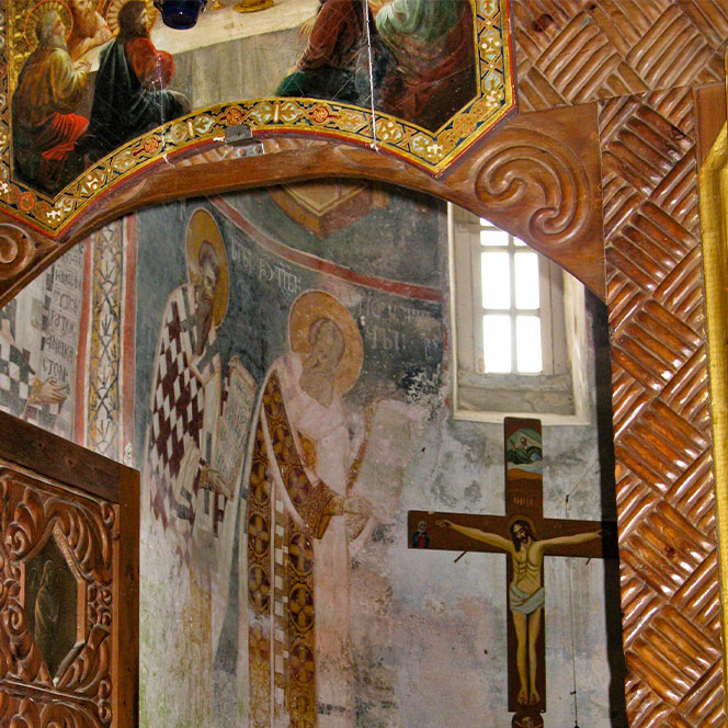 Абхазия Церковь Лыхны  крест иконы
