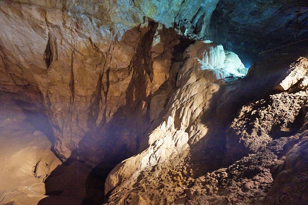 Новоафонская пещера внутри фотография