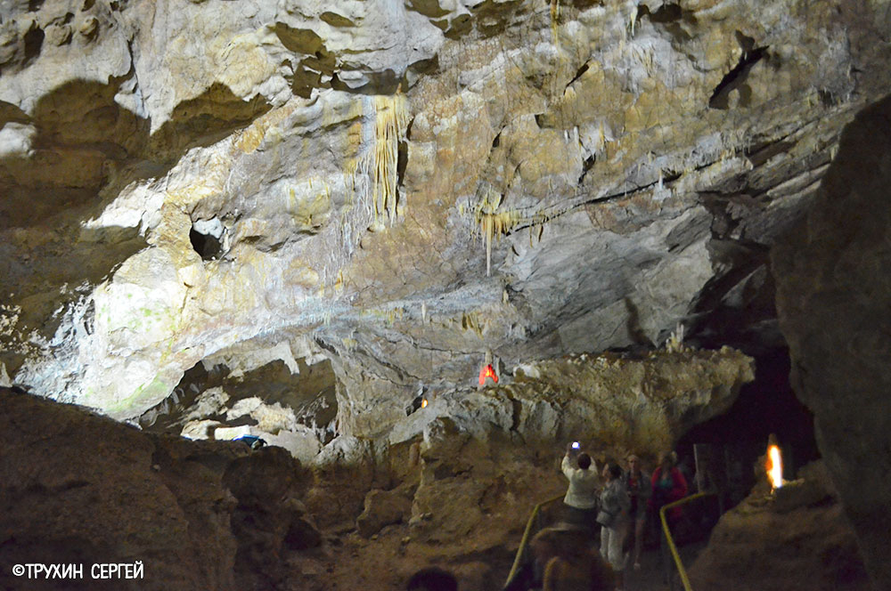Пещера сталагмиты фото