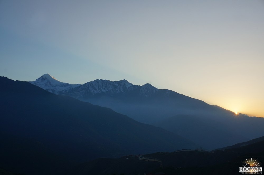 Гора Казбек закат фото