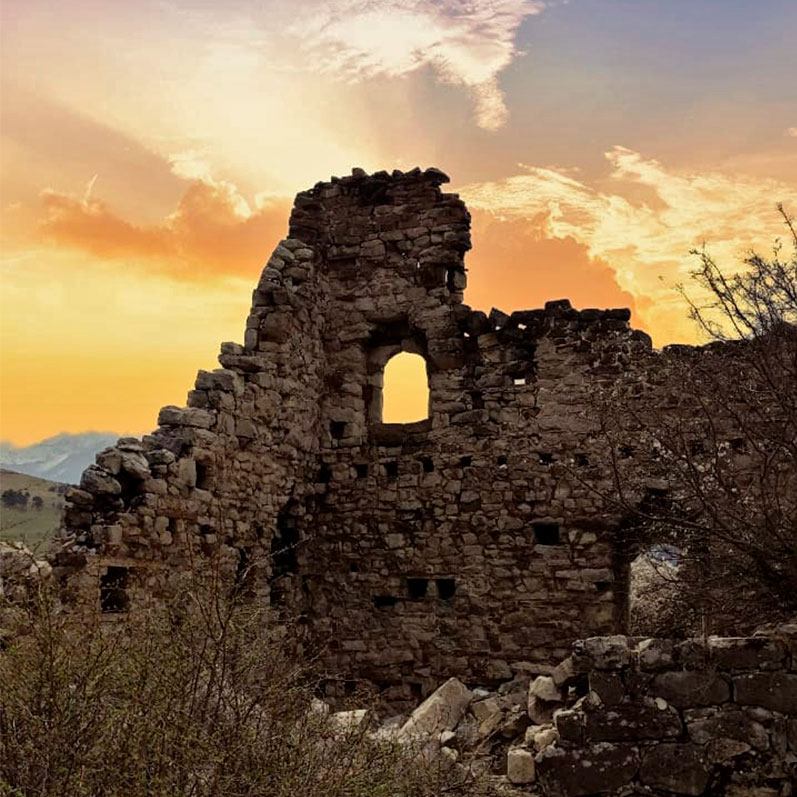 Крепость Бейни руины закат
