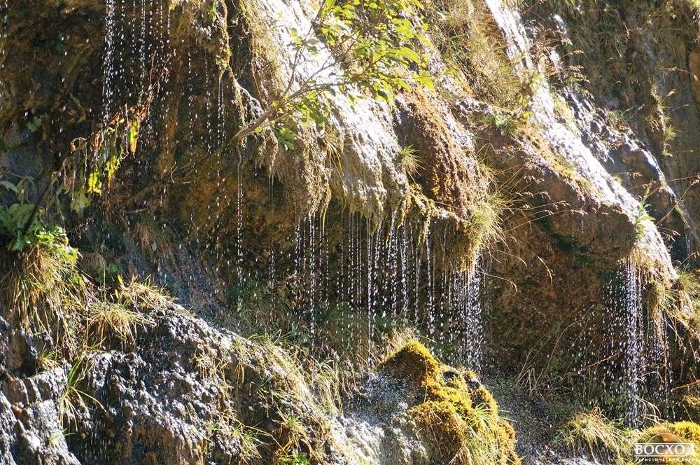 Ингушетия водопад Фуртоуг осень