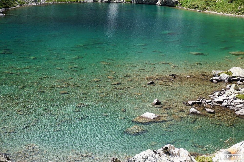 Домбай. Прозрачная вода в Азгекских озерах