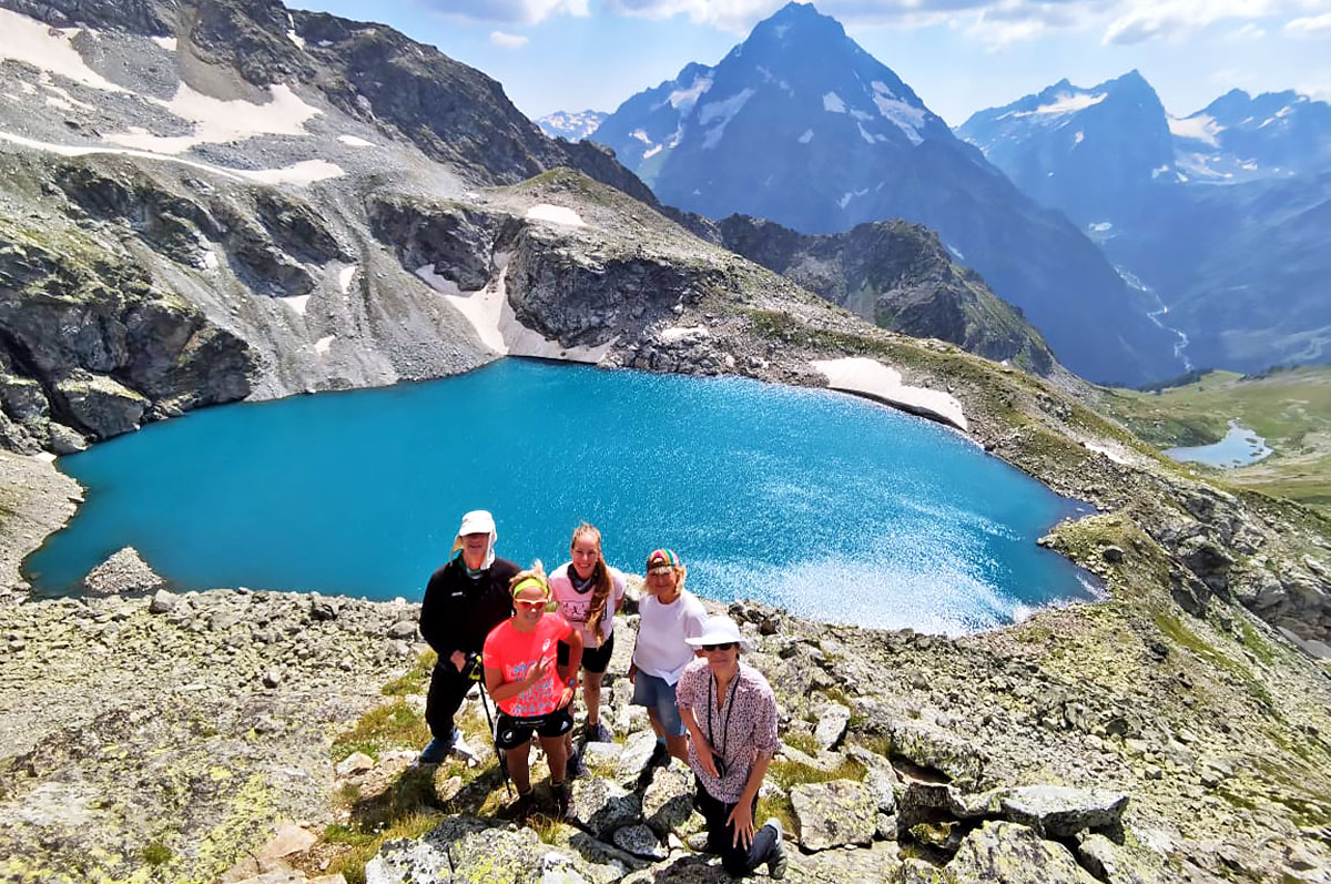 Кавказ Архыз Кратерное озеро лето поход туристы
