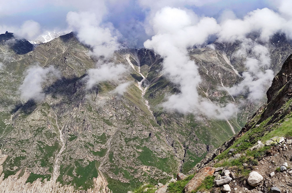 Кавказ Безенги горы облака лето