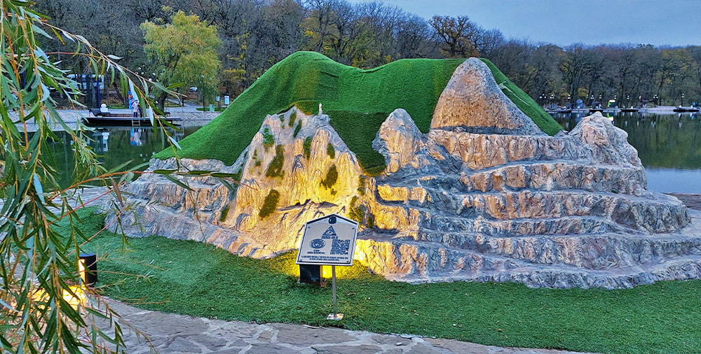 Гора Развалка ночью