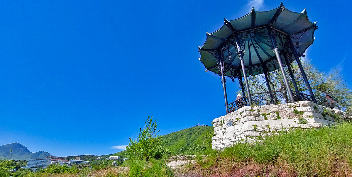 Пятигорск китайская беседка май