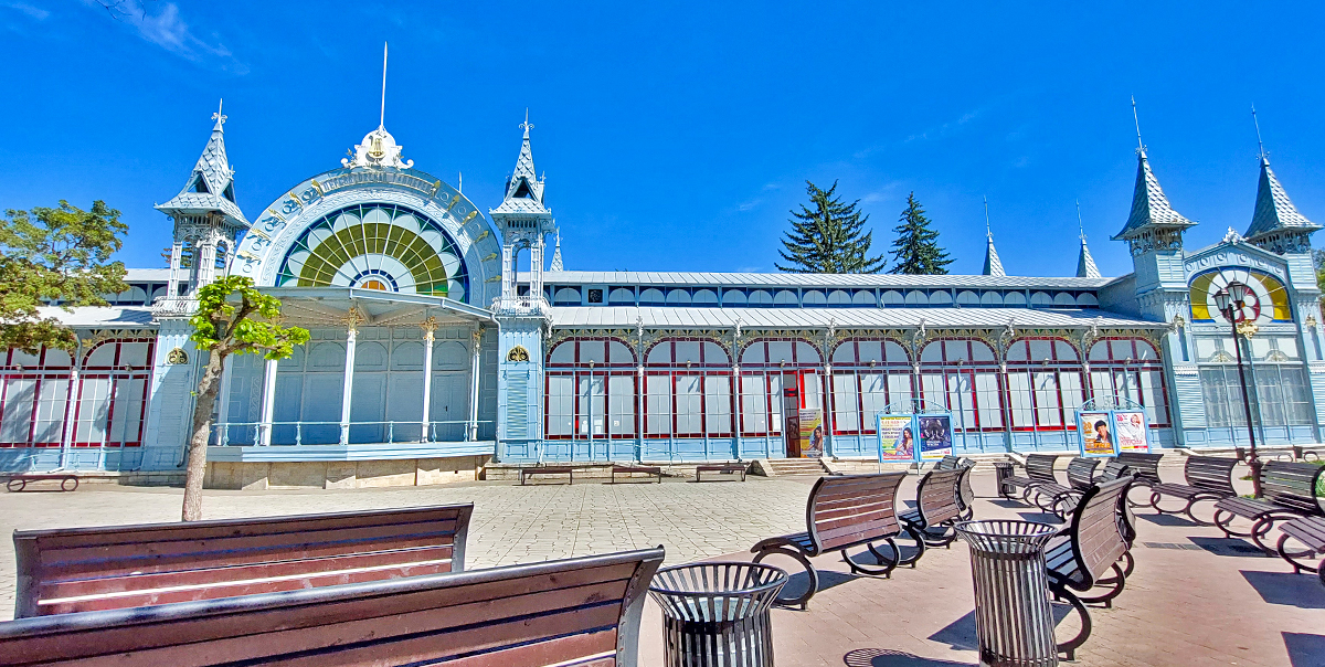 Пятигорск парк Цветник лавочки