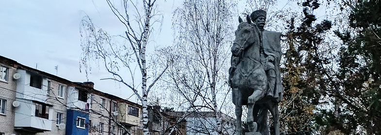 Памятник Карачаевск на коне