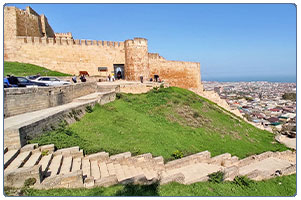 Крепость Нарын-Кала снимок