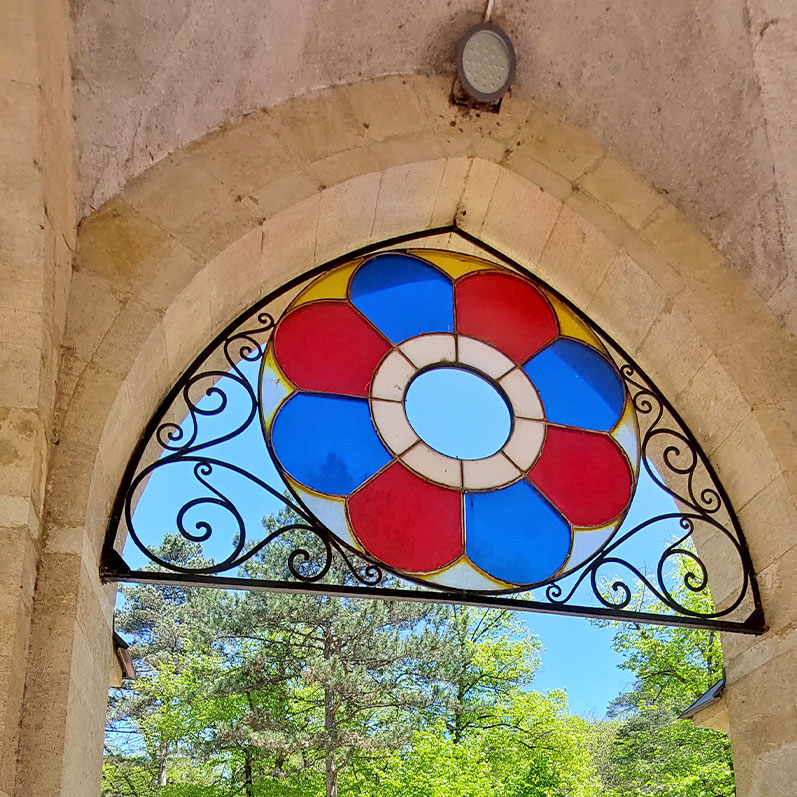 Изумительное строение Витраж Кисловодск