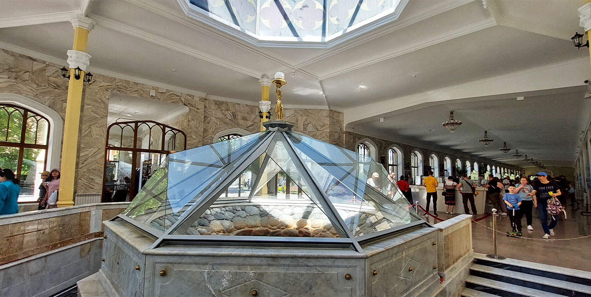 Нарзанная галерея родник