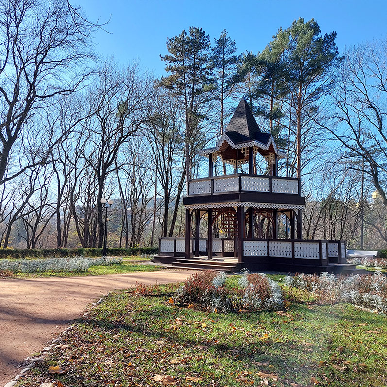 Кисловодский парк беседка ноябрь