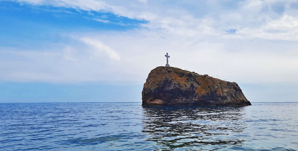 Крым Черное море скала Крест фотография