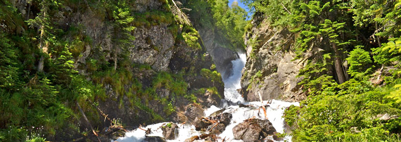 Водопад в горах Архыза