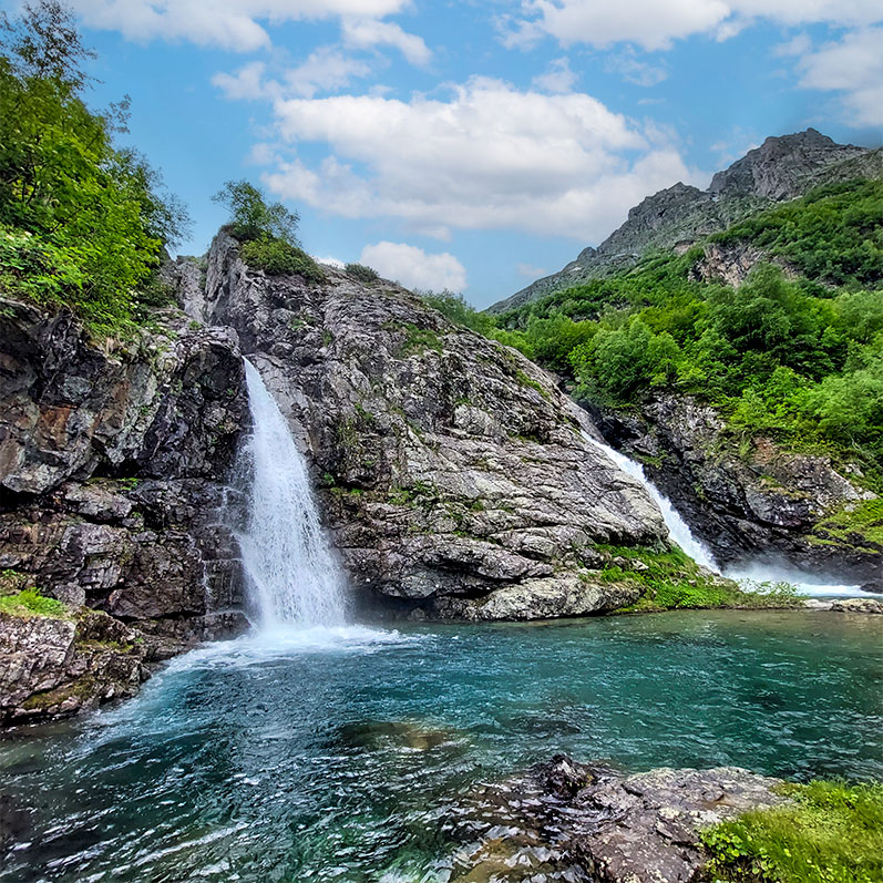 Температура воды редко превышает +6…+8С Водопады Санчаро поход летом