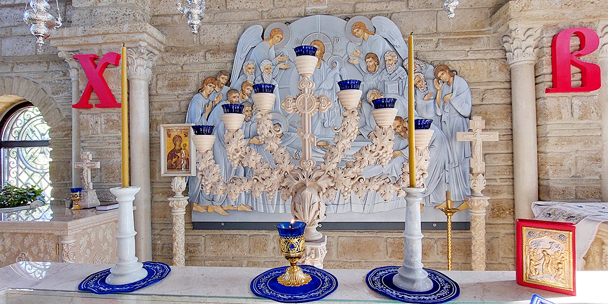 Внутри храма очень светло и торжественно Ессентуки храм кувуклия фотография внутри