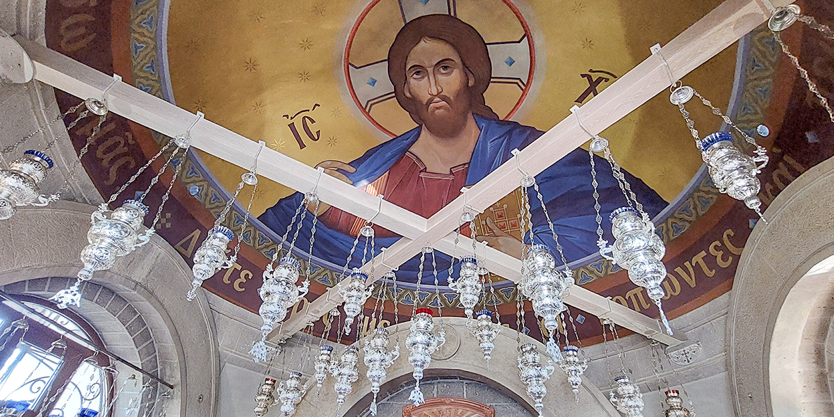 Интересные работы на потолке Храм Иисус Христос фреска