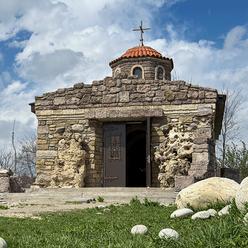 Необычная компоновка Ессентуки храм из камня
