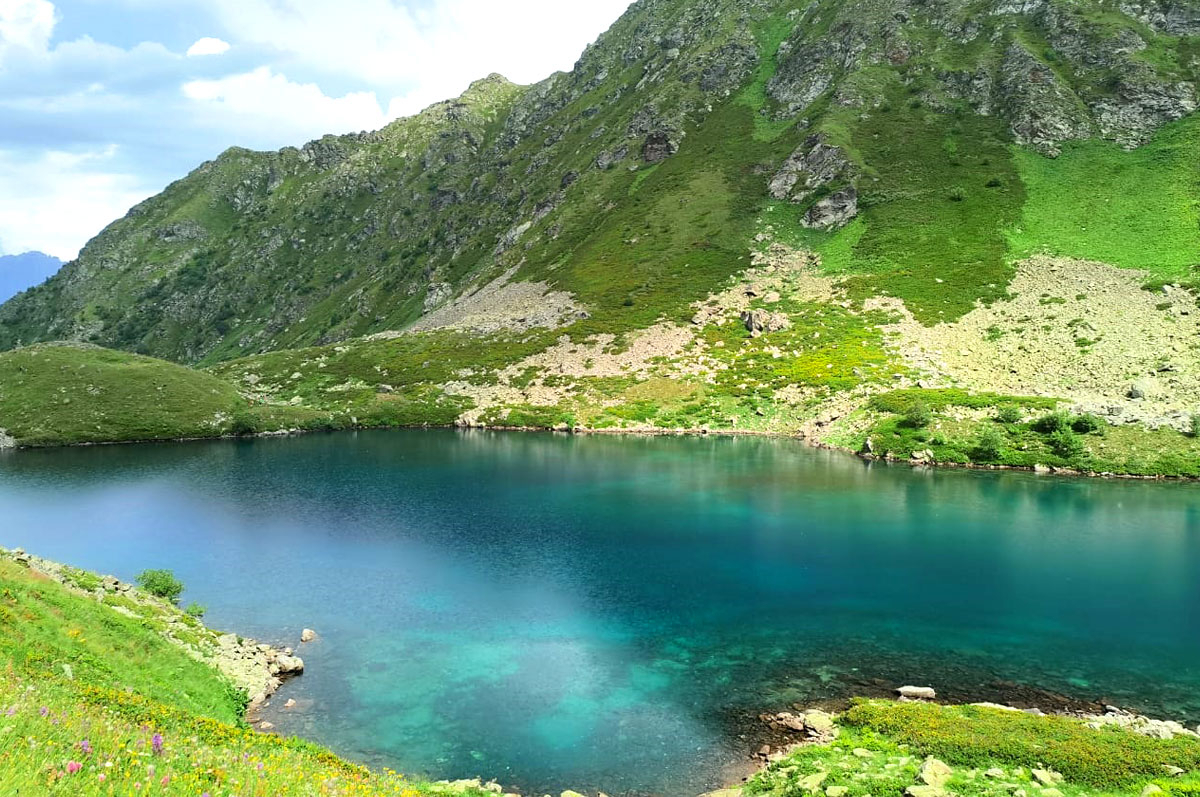Кавказ Архыз Аркасарское озеро фотография лето горы