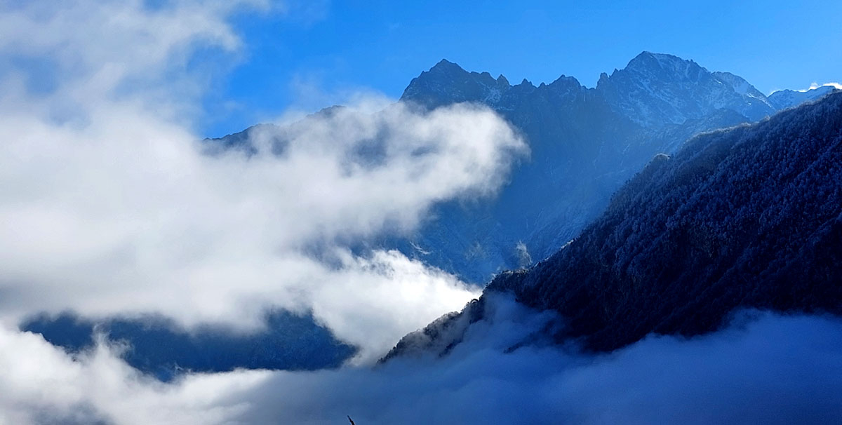 Северная Осетия Цейское ущелье горы облака пик Туриста