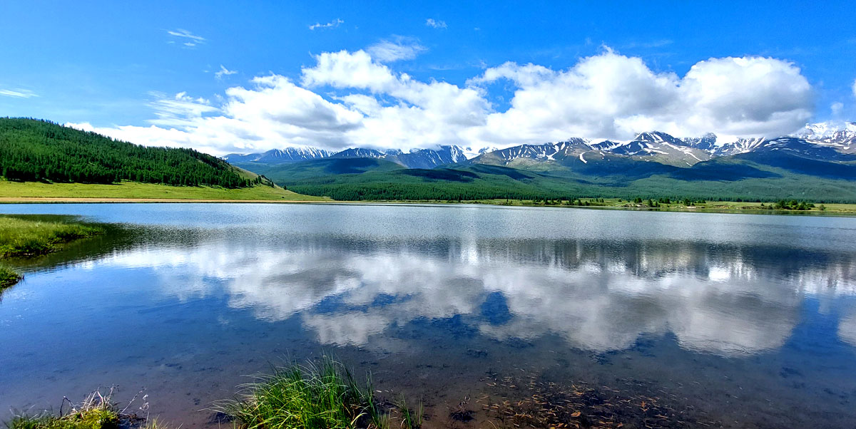 Алтай озеро Джангысколь облака горы