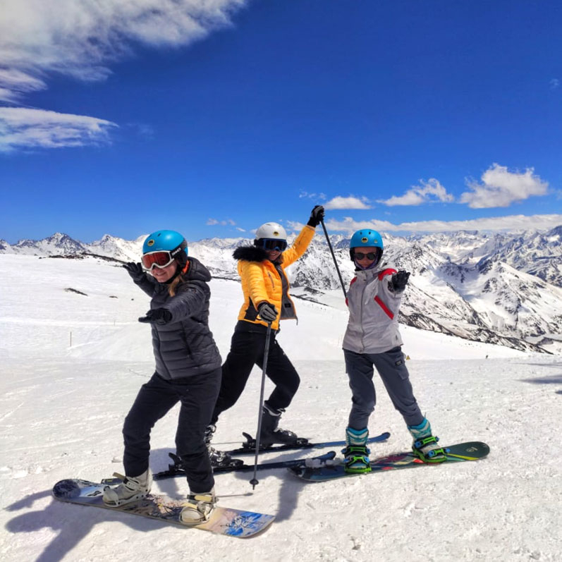 Эльбрус лыжи сноуборд зима девушки