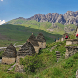Горный лагерь в Цейском ущелье. Северная Осетия